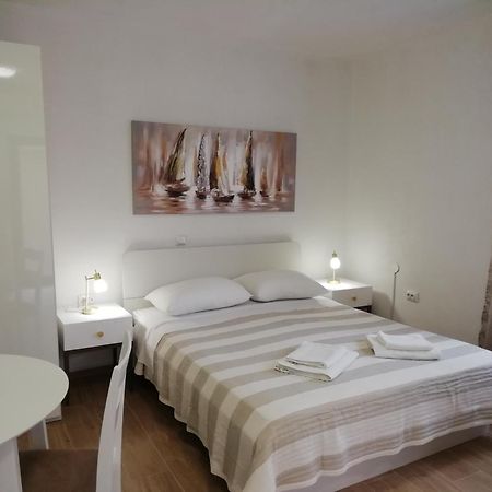 Apartments Valentina-B Nin Luaran gambar