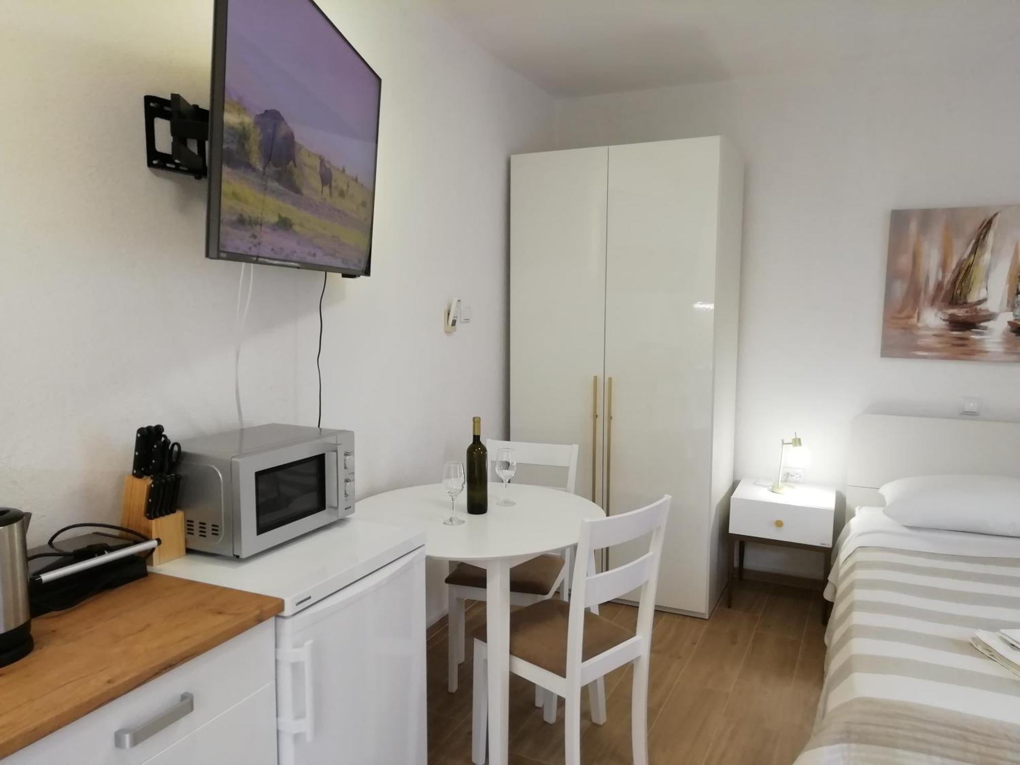 Apartments Valentina-B Nin Luaran gambar