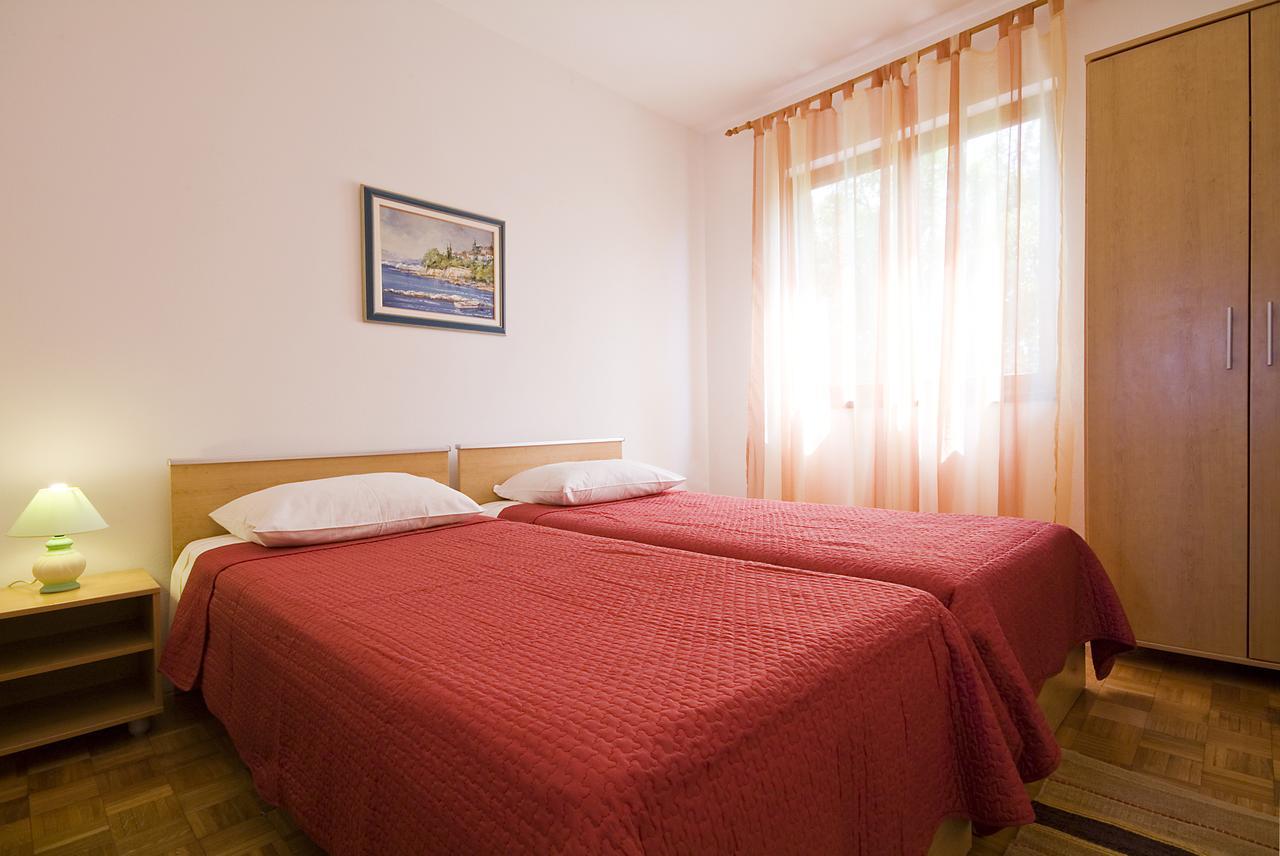 Apartments Valentina-B Nin Luaran gambar